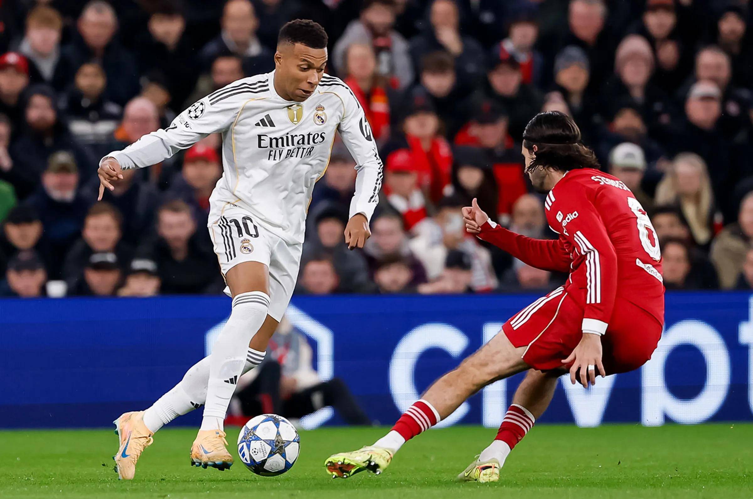 赛地聚焦——欧冠清晨热度飙升，北京国安强势反弹，震撼外界，更衣室氛围转暖的简单介绍