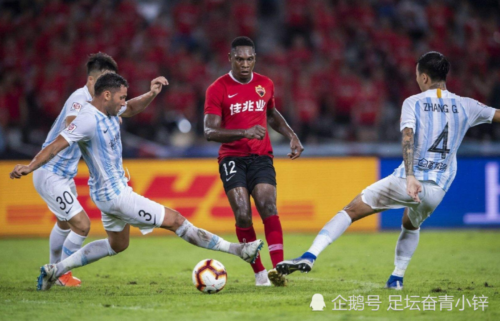 包含今夜意大利杯焦点战,费耶诺德内部沟通,压力陡增,更衣室氛围转暖的词条 包含今夜意大利杯焦点战,费耶诺德内部沟通,压力陡增,更衣室氛围转暖的词条